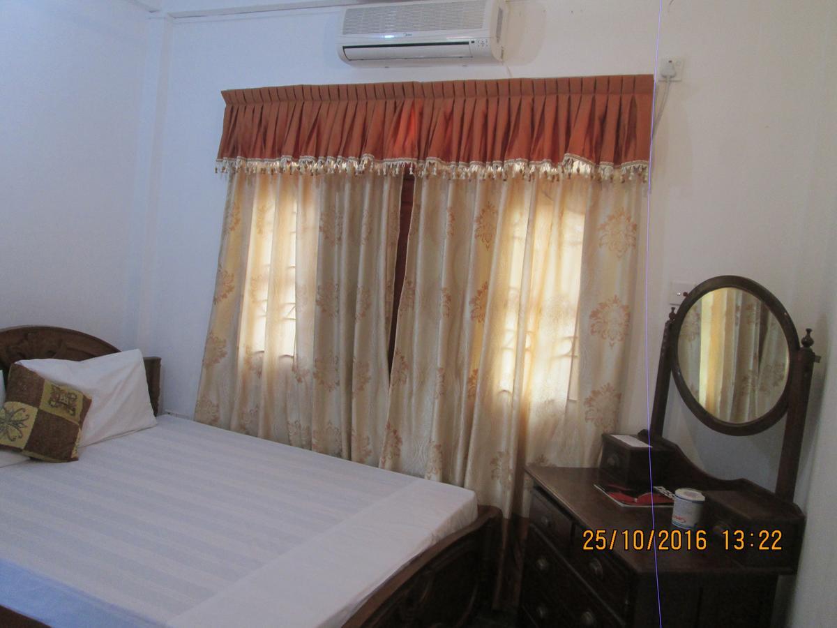 Hotel Blue Whale Jaffna Buitenkant foto