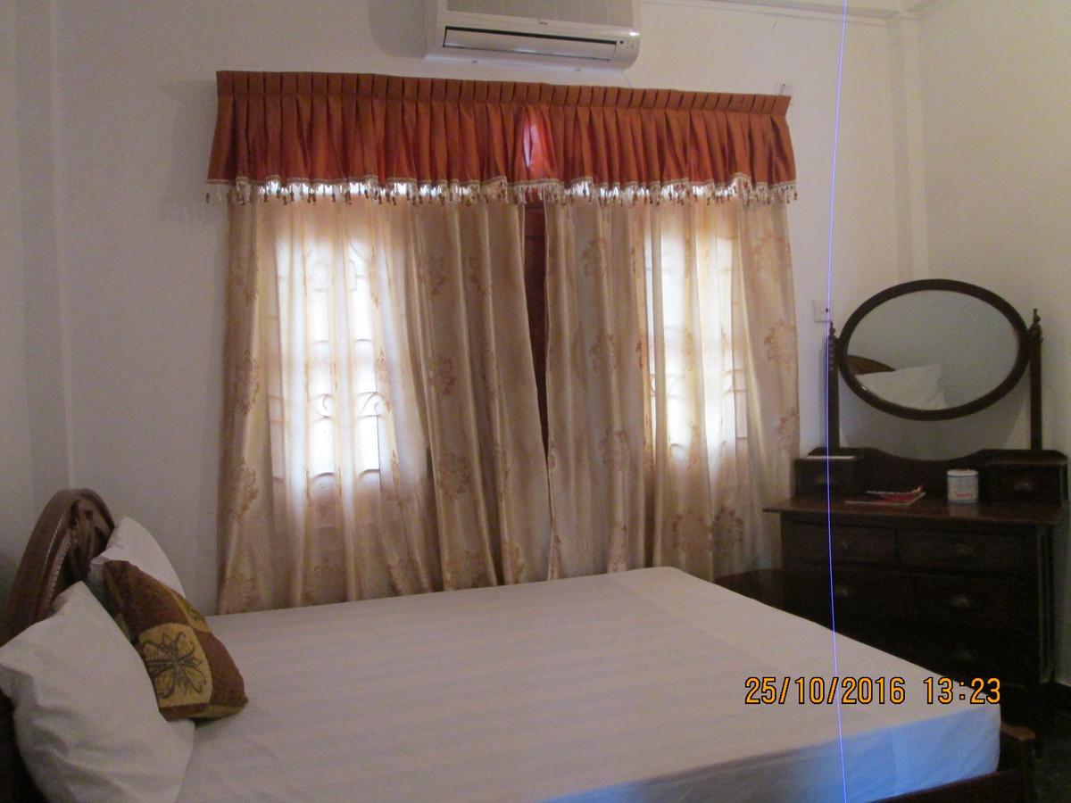 Hotel Blue Whale Jaffna Buitenkant foto