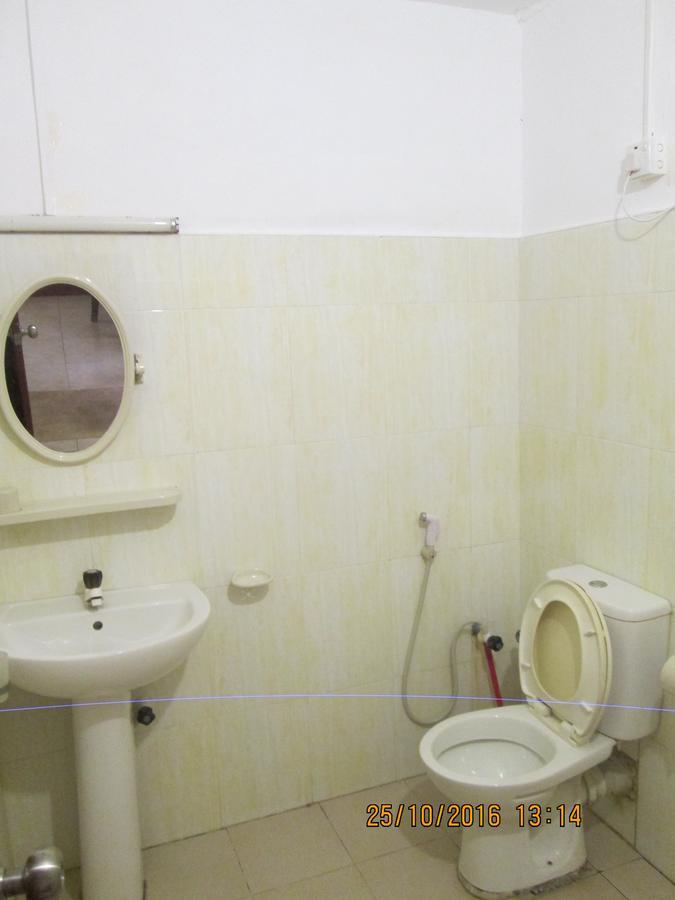 Hotel Blue Whale Jaffna Buitenkant foto