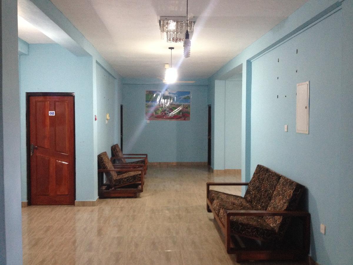Hotel Blue Whale Jaffna Buitenkant foto