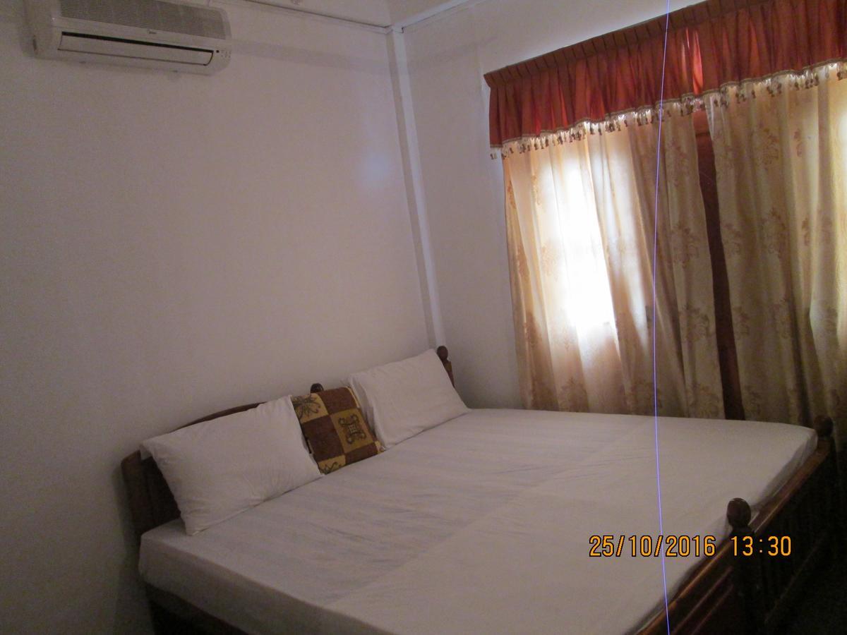Hotel Blue Whale Jaffna Buitenkant foto