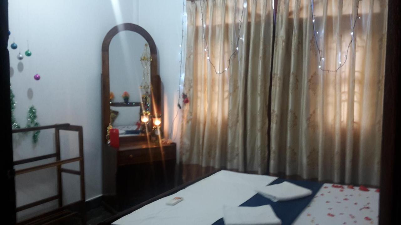 Hotel Blue Whale Jaffna Buitenkant foto