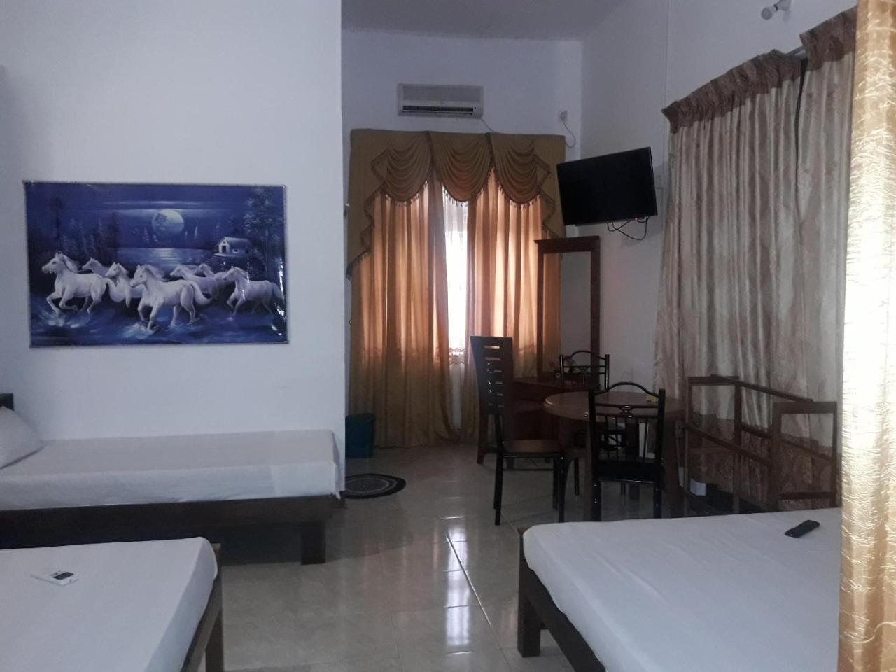Hotel Blue Whale Jaffna Buitenkant foto