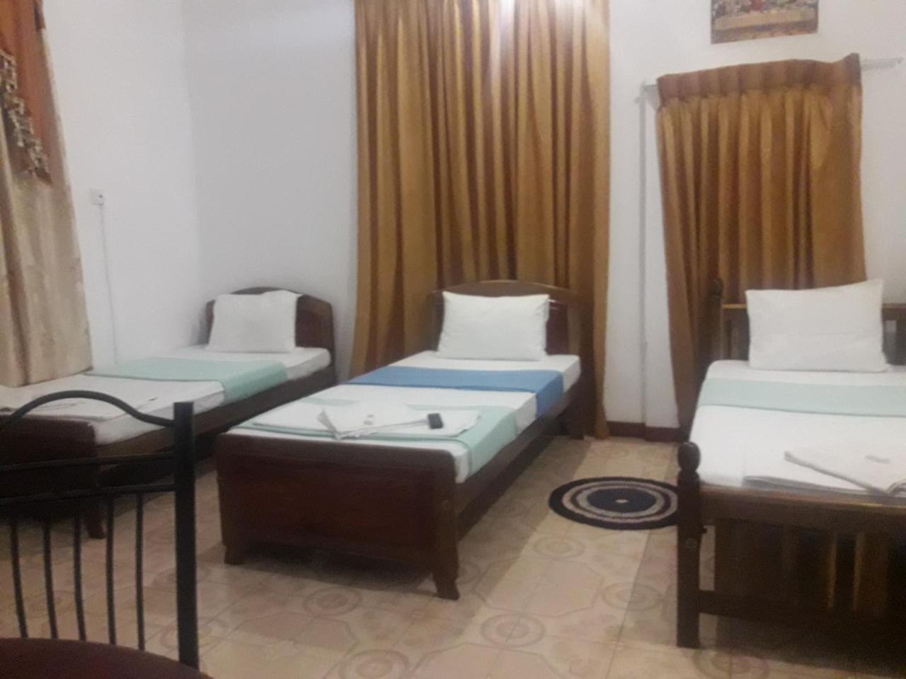 Hotel Blue Whale Jaffna Buitenkant foto