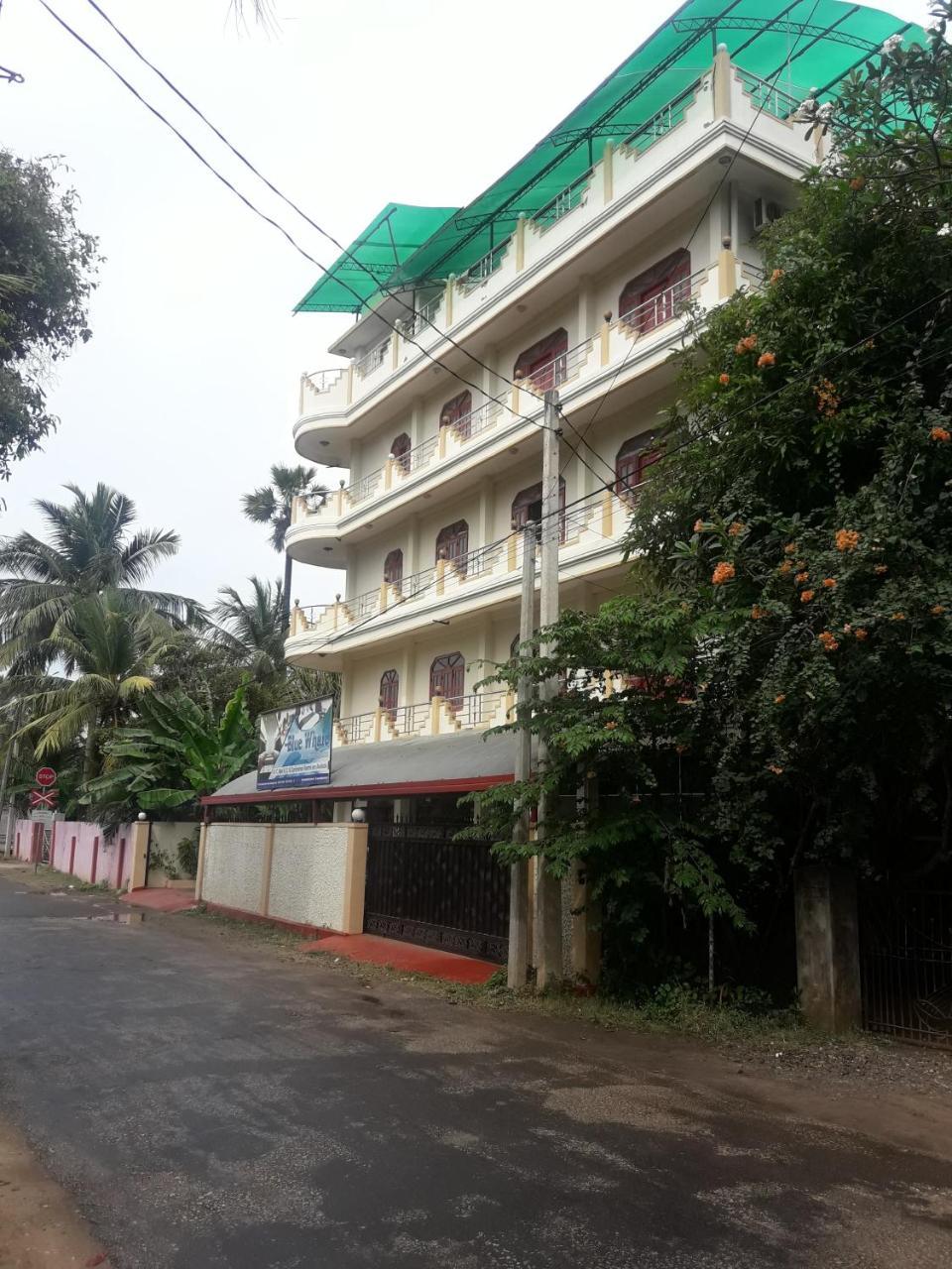 Hotel Blue Whale Jaffna Buitenkant foto