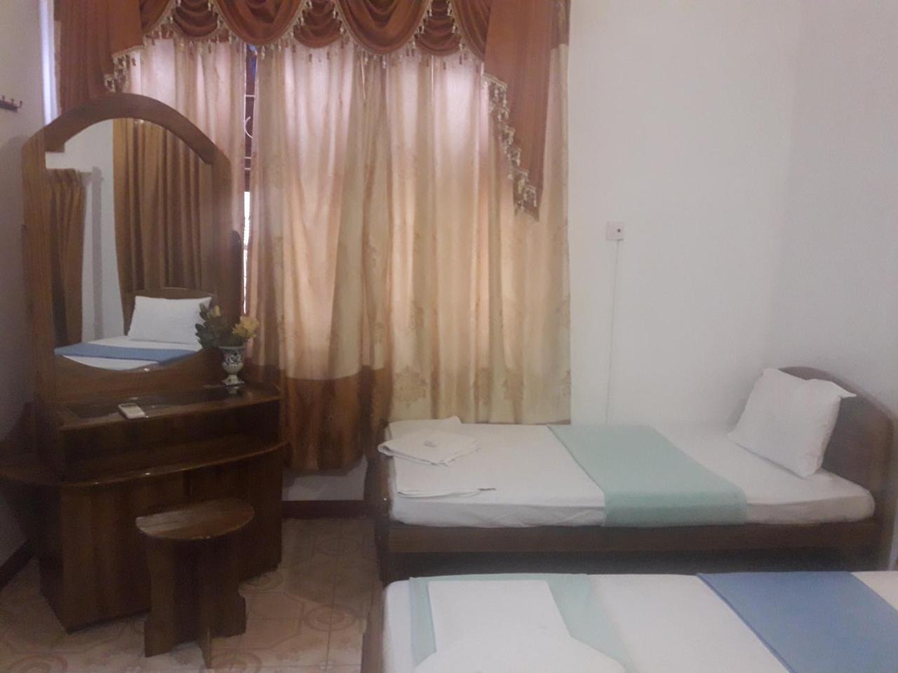 Hotel Blue Whale Jaffna Buitenkant foto