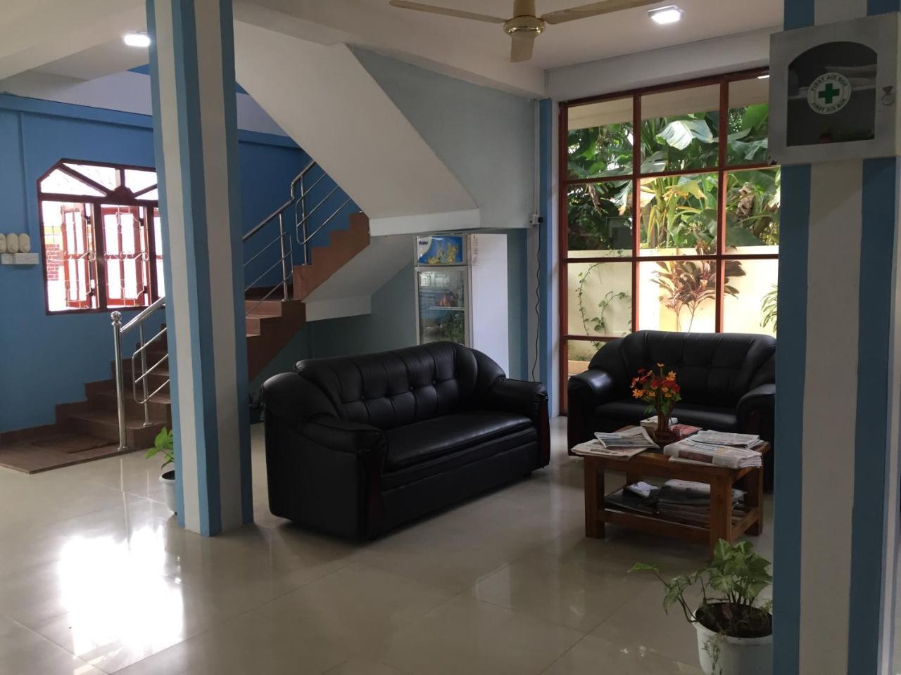 Hotel Blue Whale Jaffna Buitenkant foto